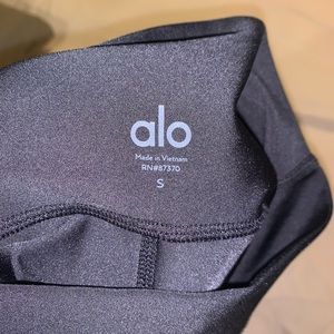 Alo Black Crop Leggings
